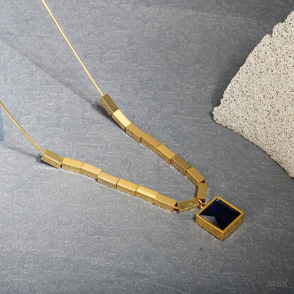 Colar com pingente delicado em aço inoxidável