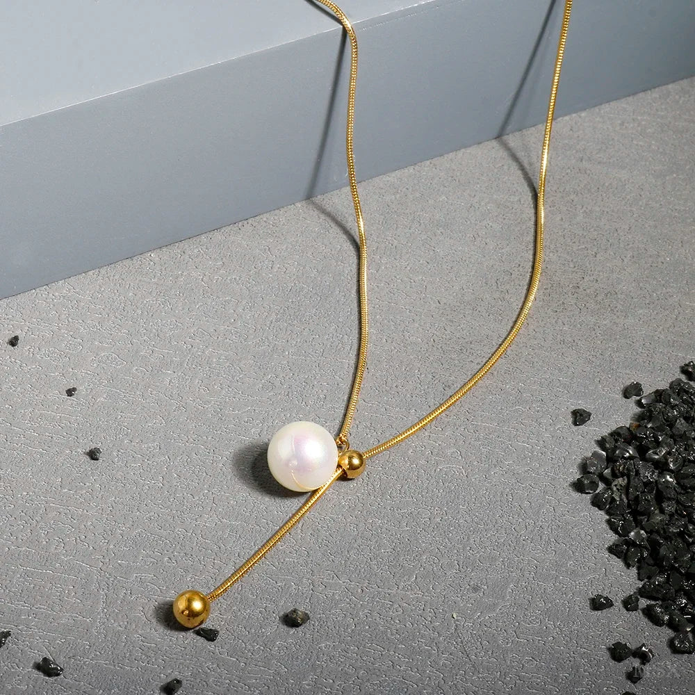 Colar com pingente delicado em aço inoxidável