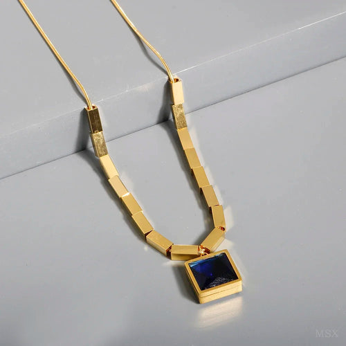 Colar com pingente delicado em aço inoxidável